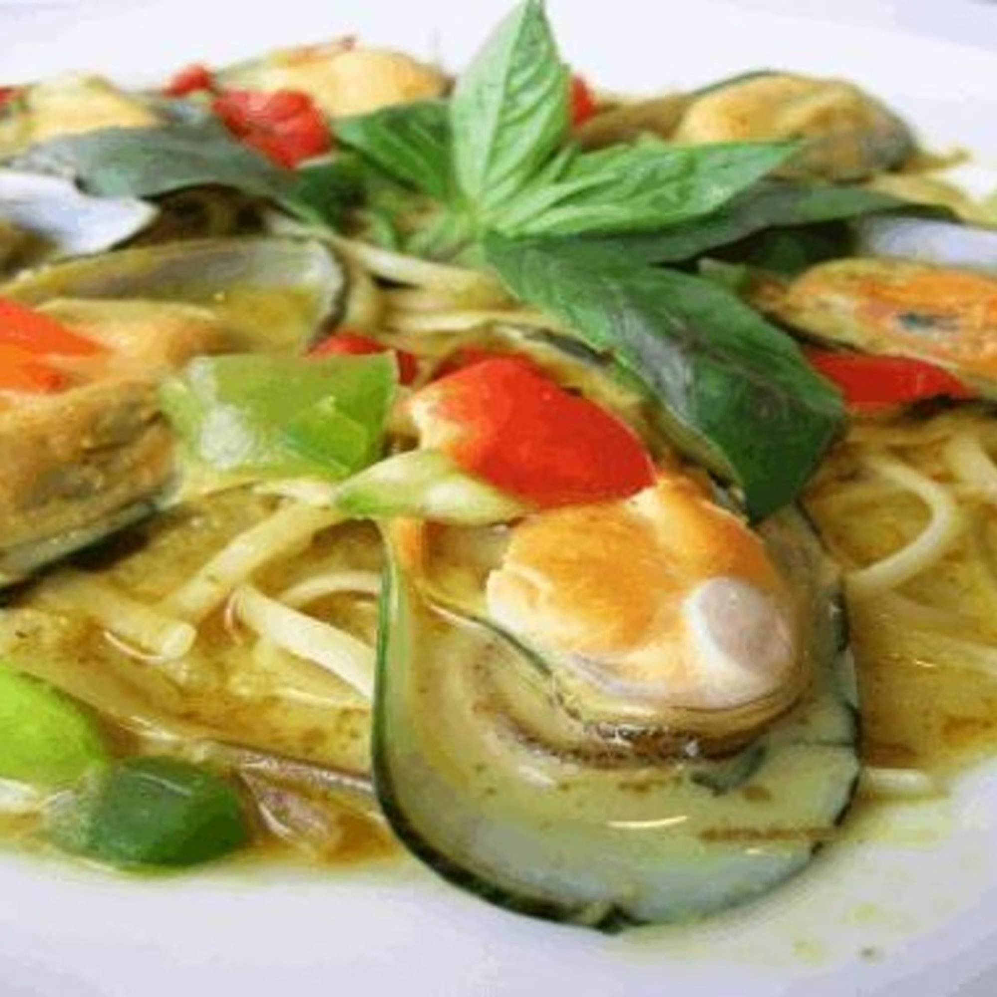 Mussels Yellow Curry Pasta
