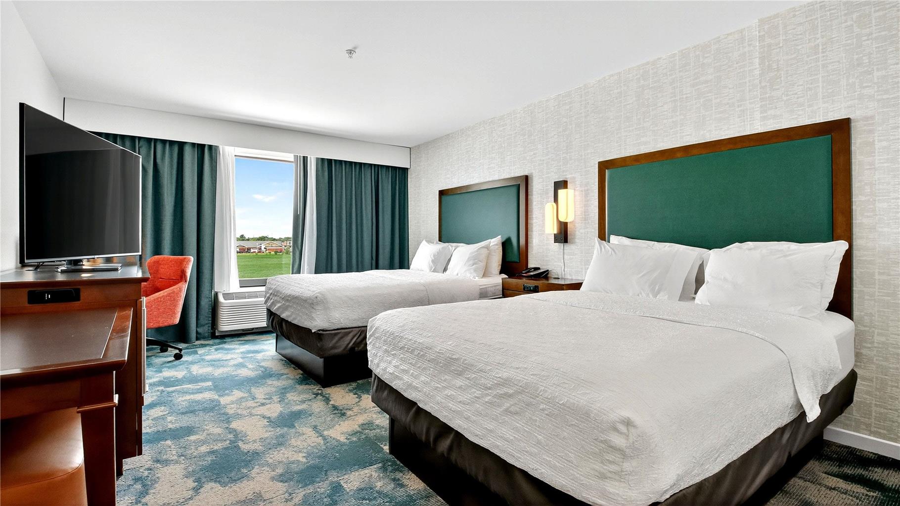 Hampton Inn & Suites Chippewa Falls Image