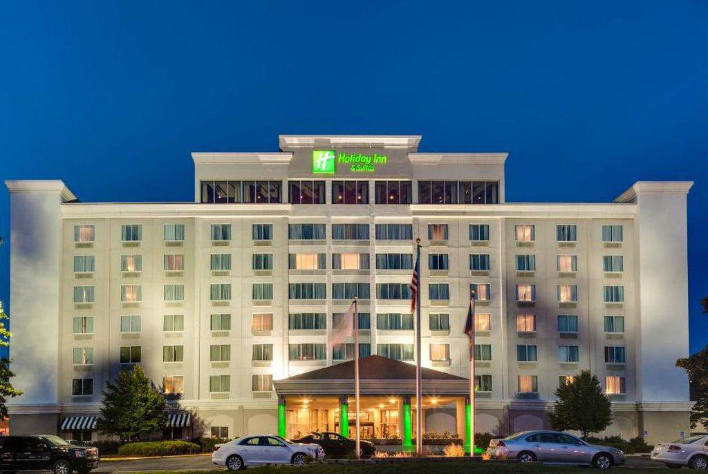 Holiday Inn & Suites Overland Park-West Photo