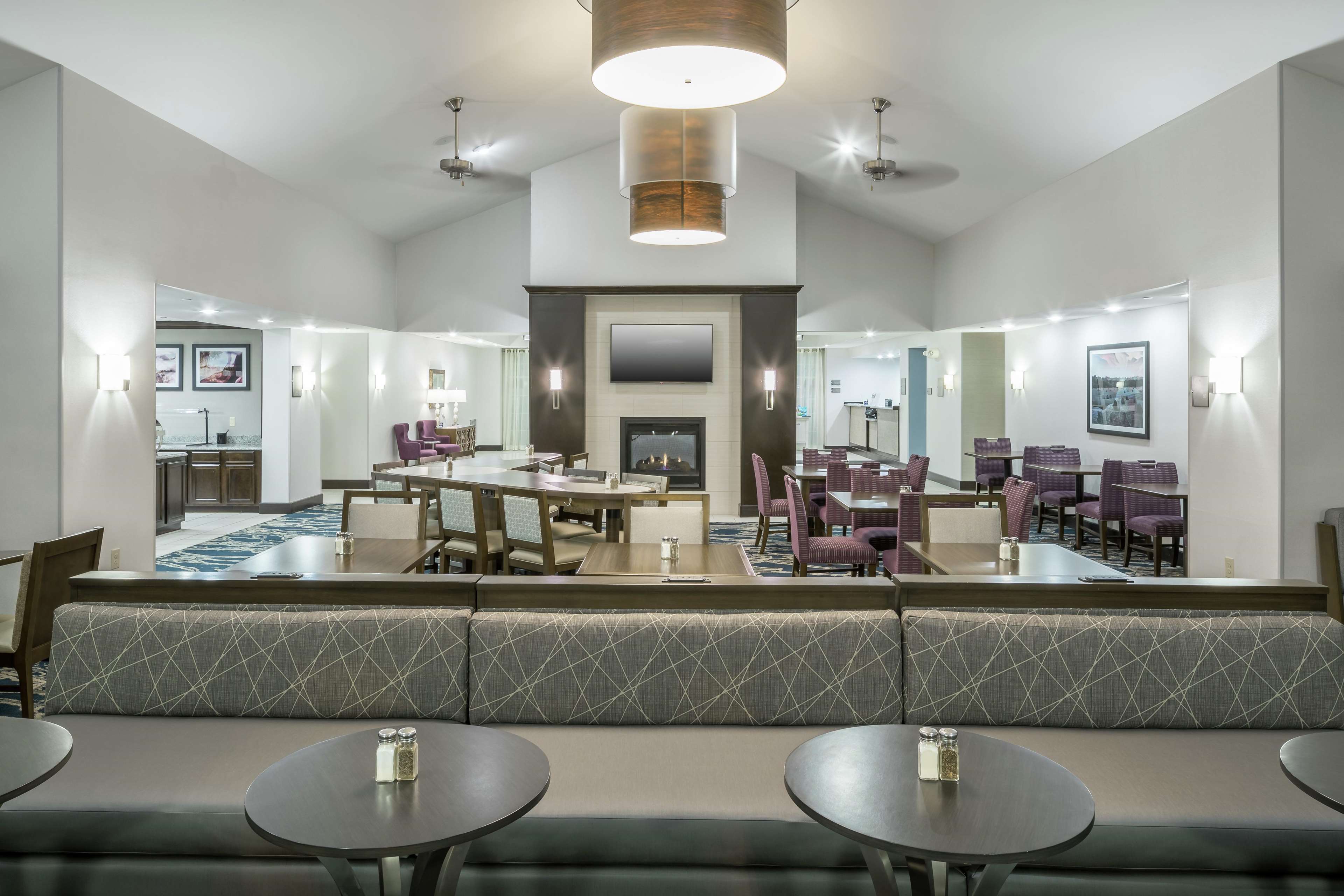 Homewood Suites by Hilton Cedar Rapids-North Photo