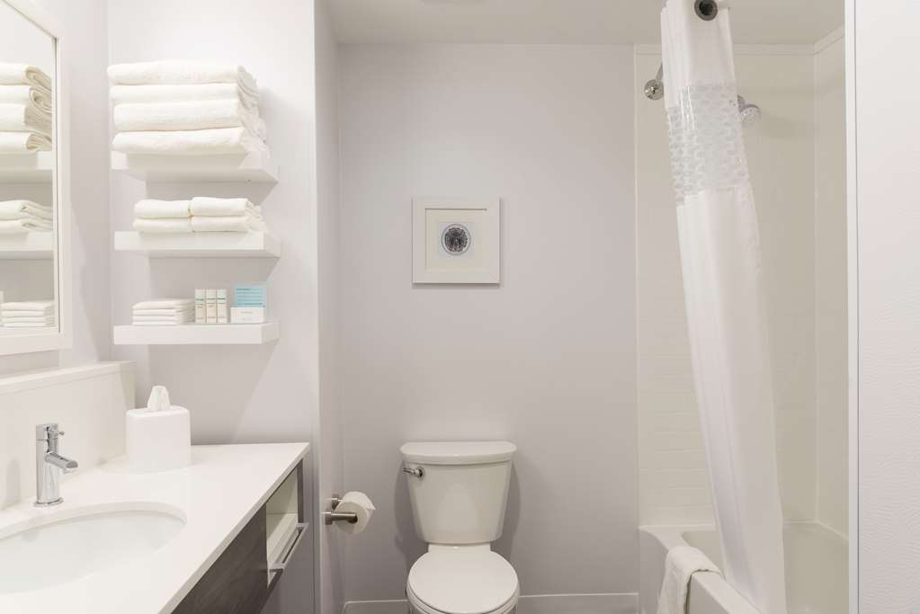 Hampton Inn & Suites Chicago Schaumburg Image