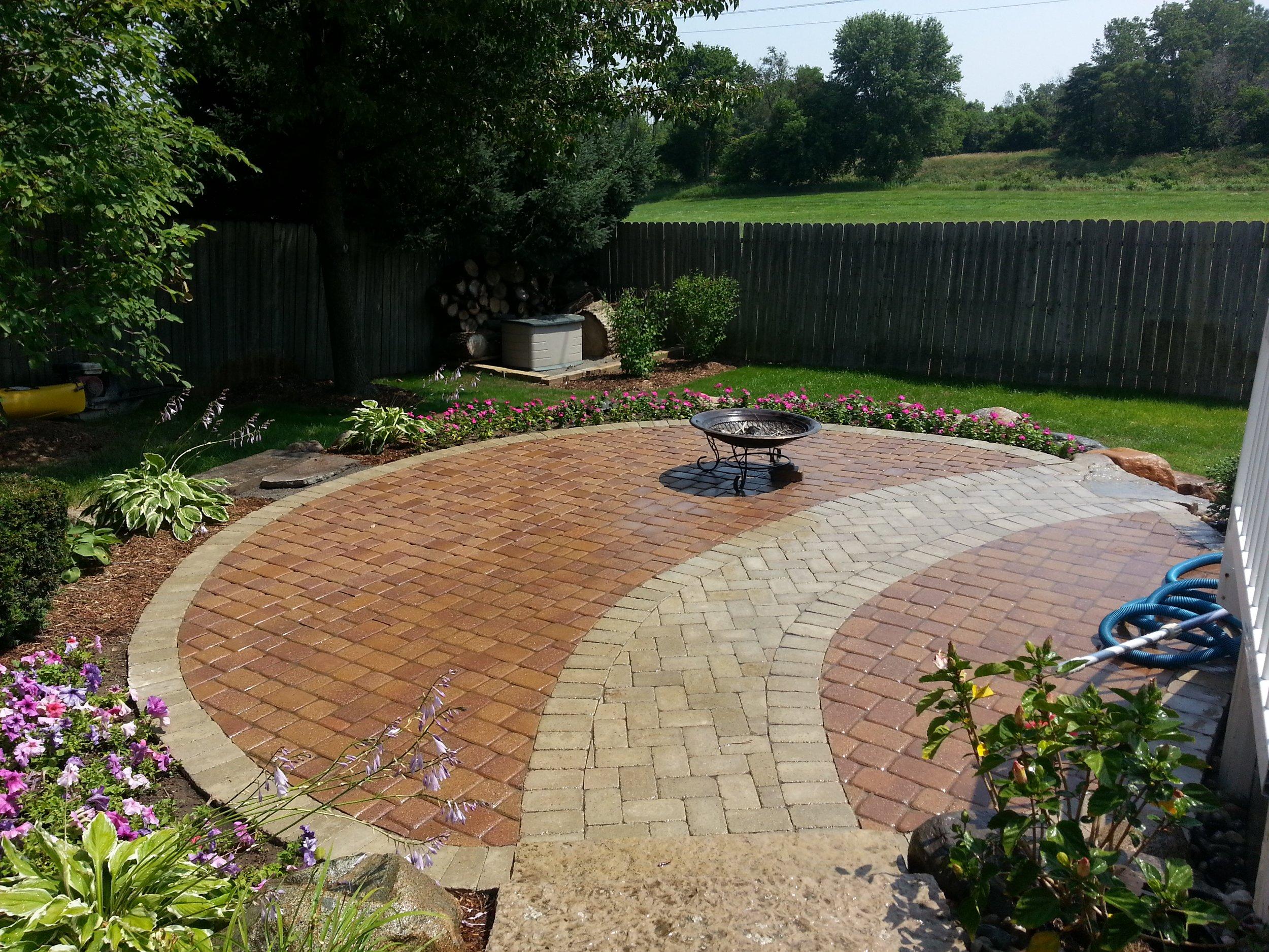 Synergy Lawnscape Image