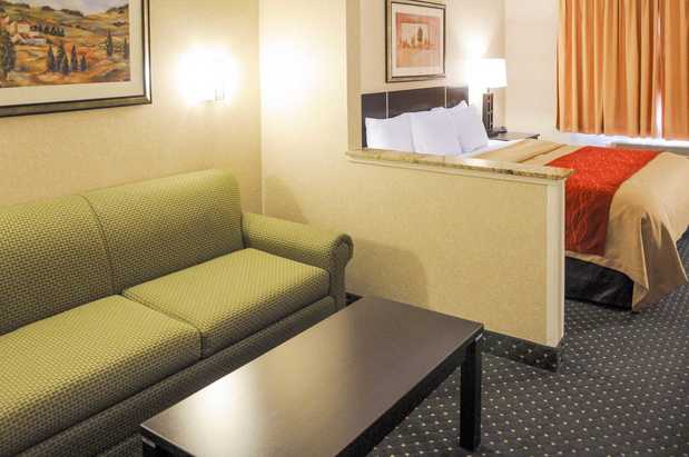Images Comfort Inn & Suites Alameda at Albuquerque Balloon Fiesta Park