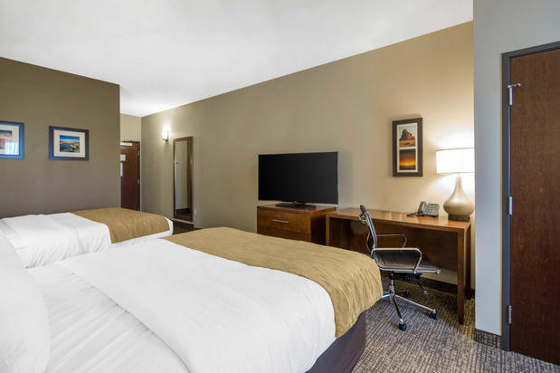 Images Comfort Inn & Suites