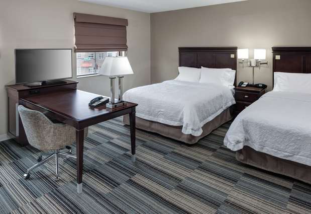 Images Hampton Inn & Suites Omaha-Downtown