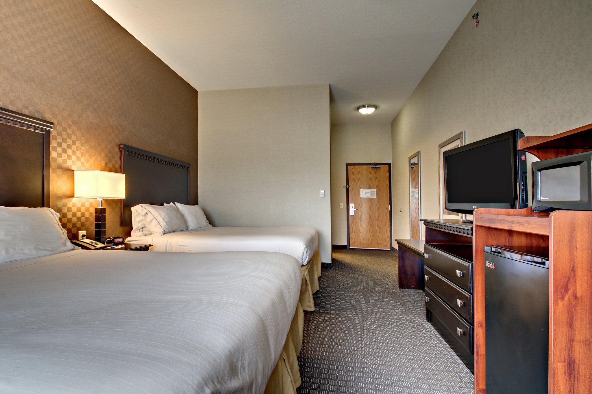 Holiday Inn Express & Suites Peru - Lasalle Area Photo