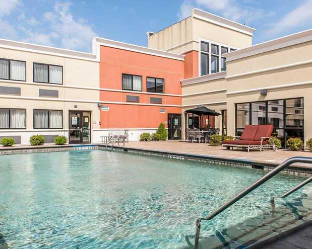 Images Quality Inn & Suites