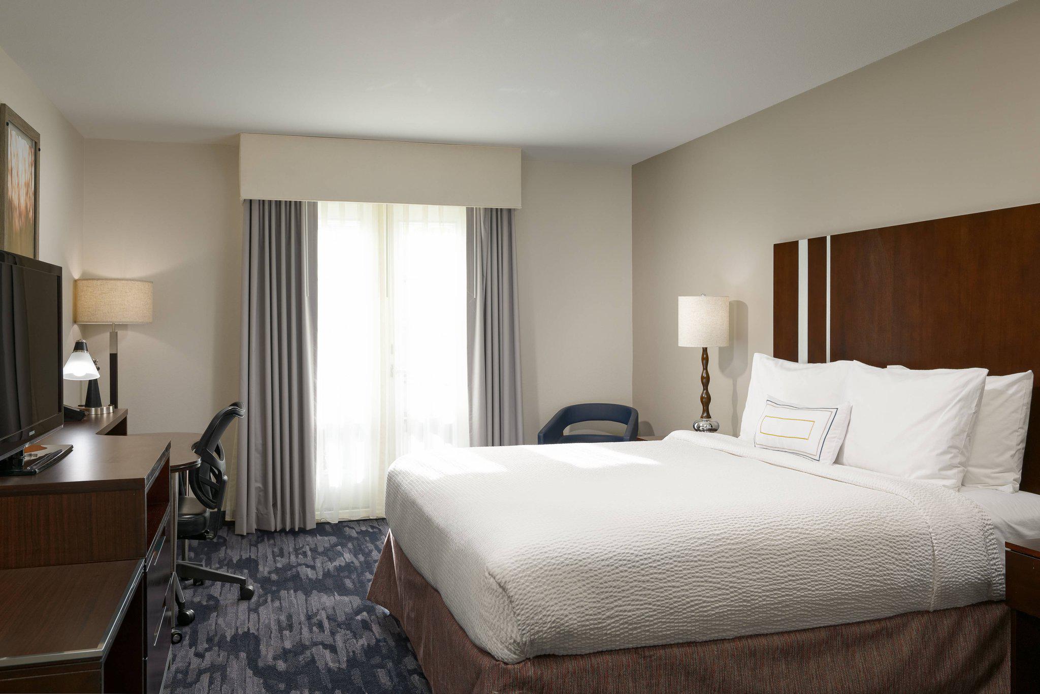 Fairfield Inn & Suites by Marriott San Diego Old Town Photo