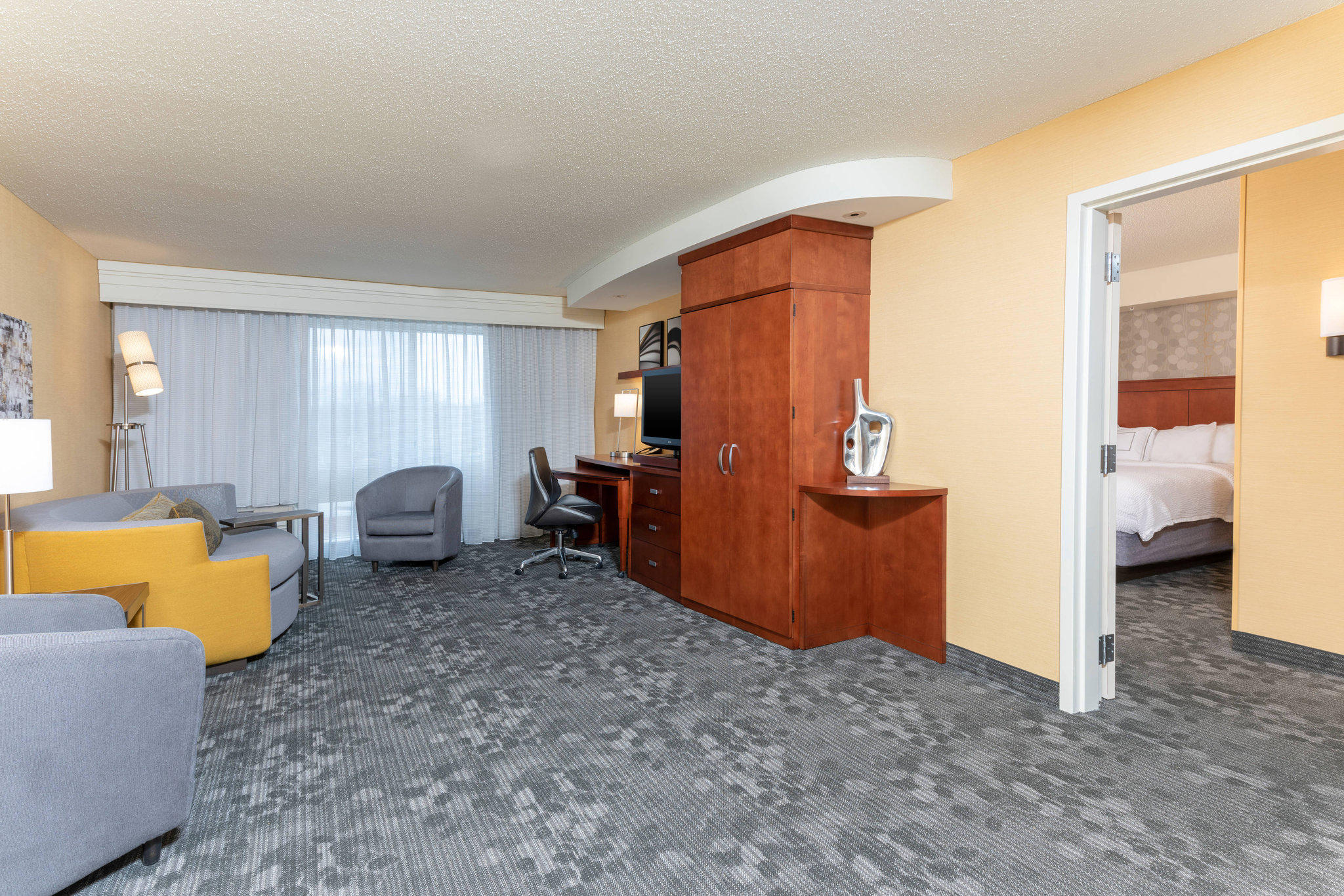 Courtyard by Marriott Milwaukee Airport Photo