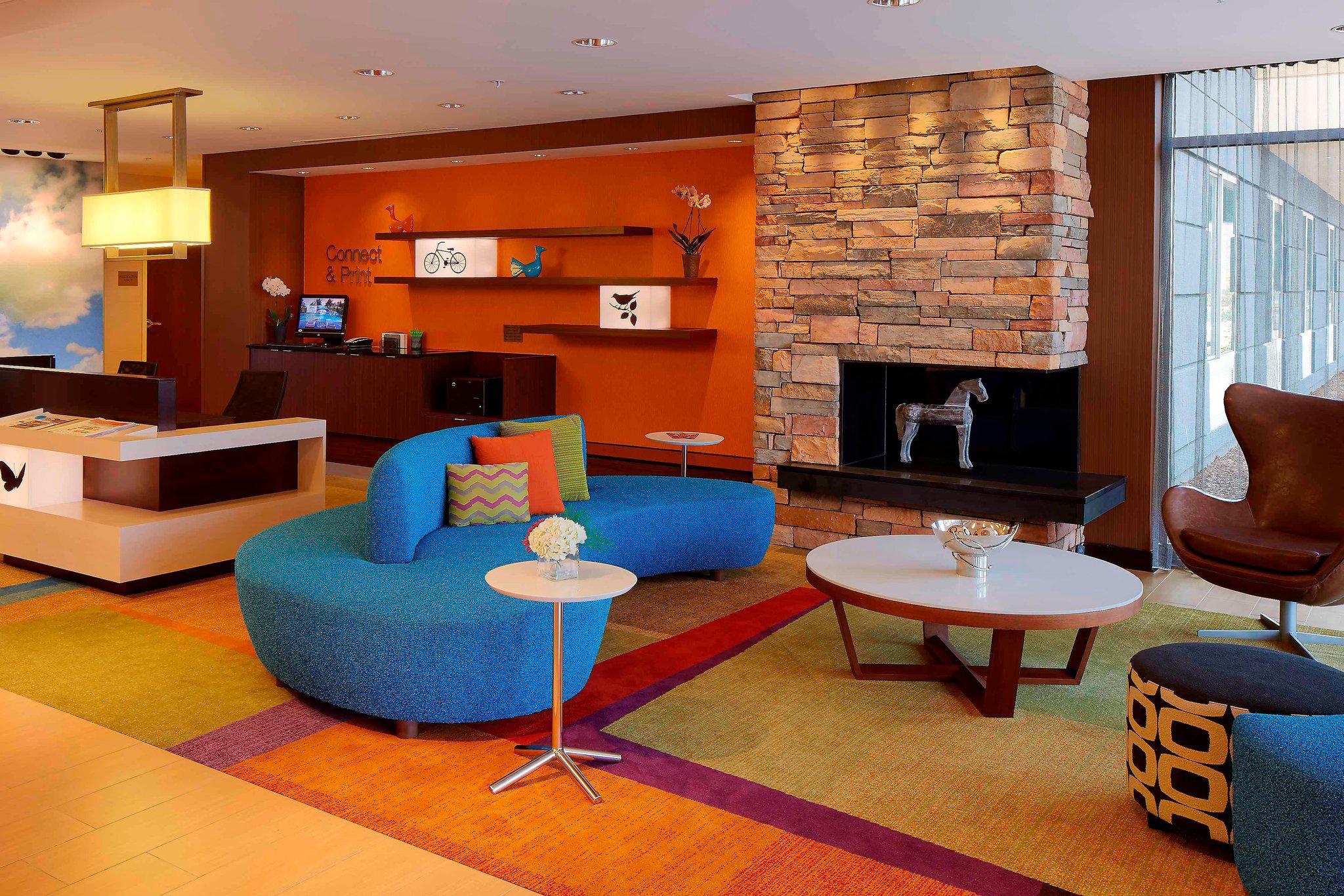 Fairfield Inn & Suites by Marriott Springfield Northampton/Amherst Photo