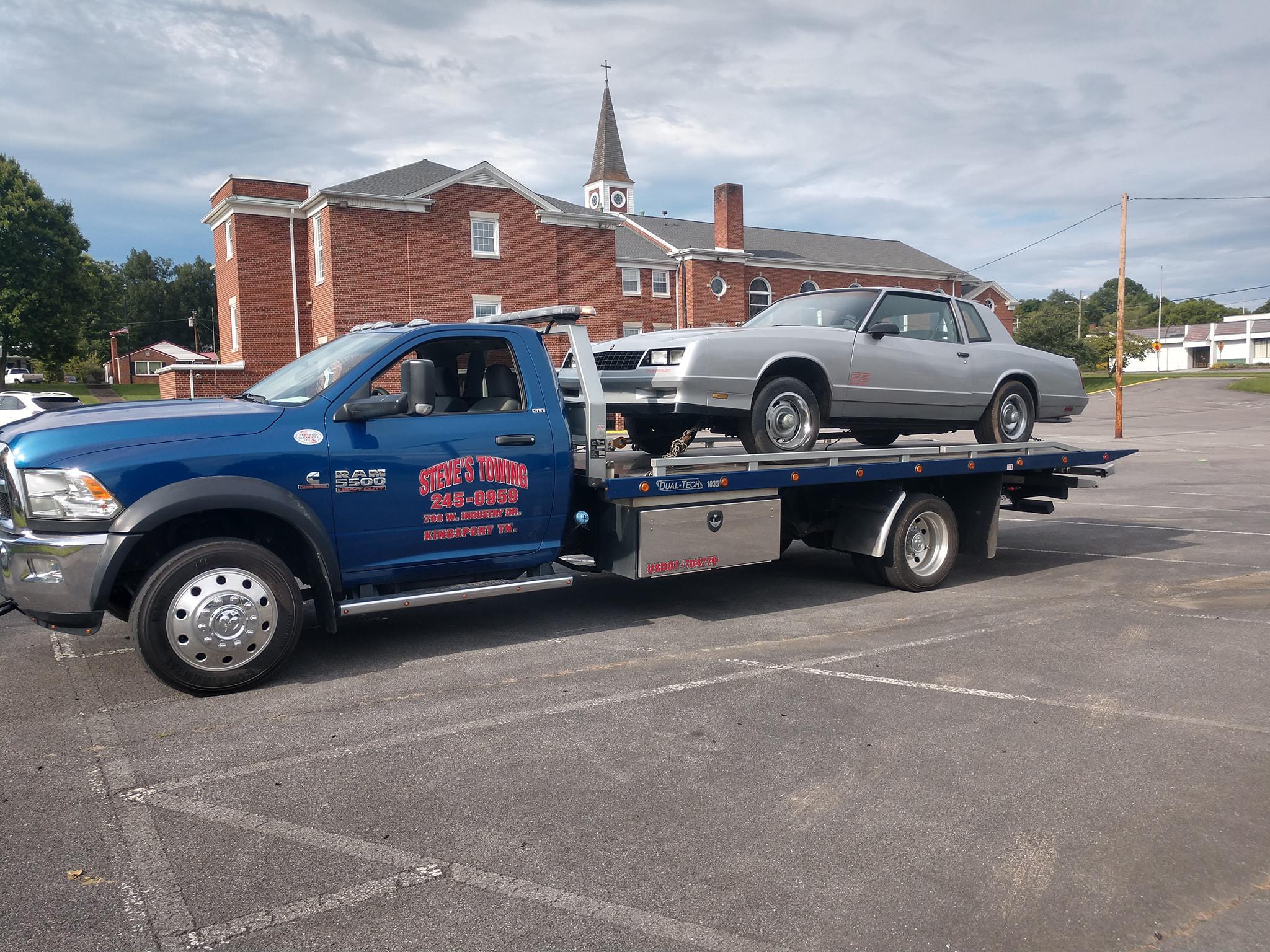 Steve's Towing Photo