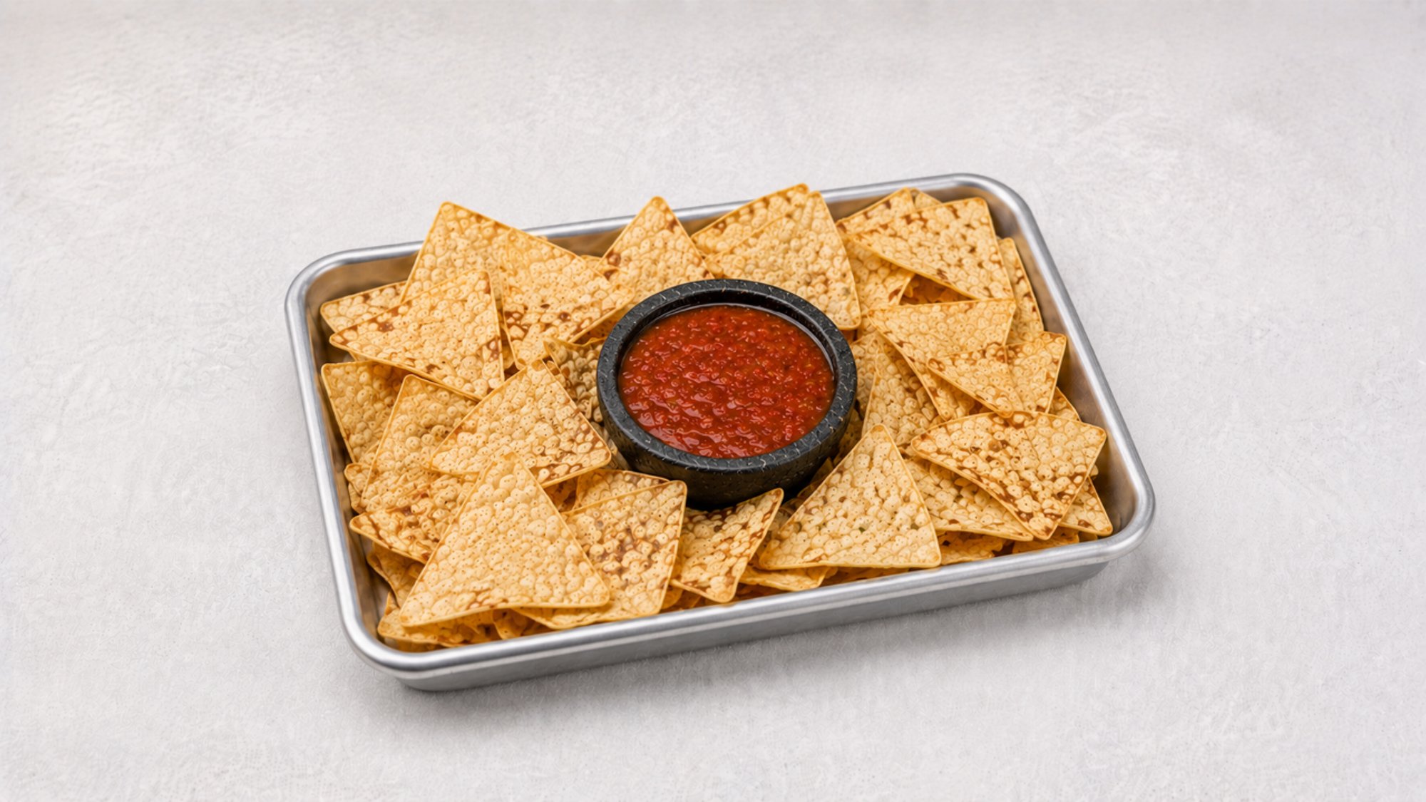 Salsa Roja & Chips