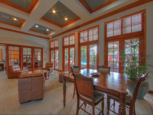 Polo Glen Image