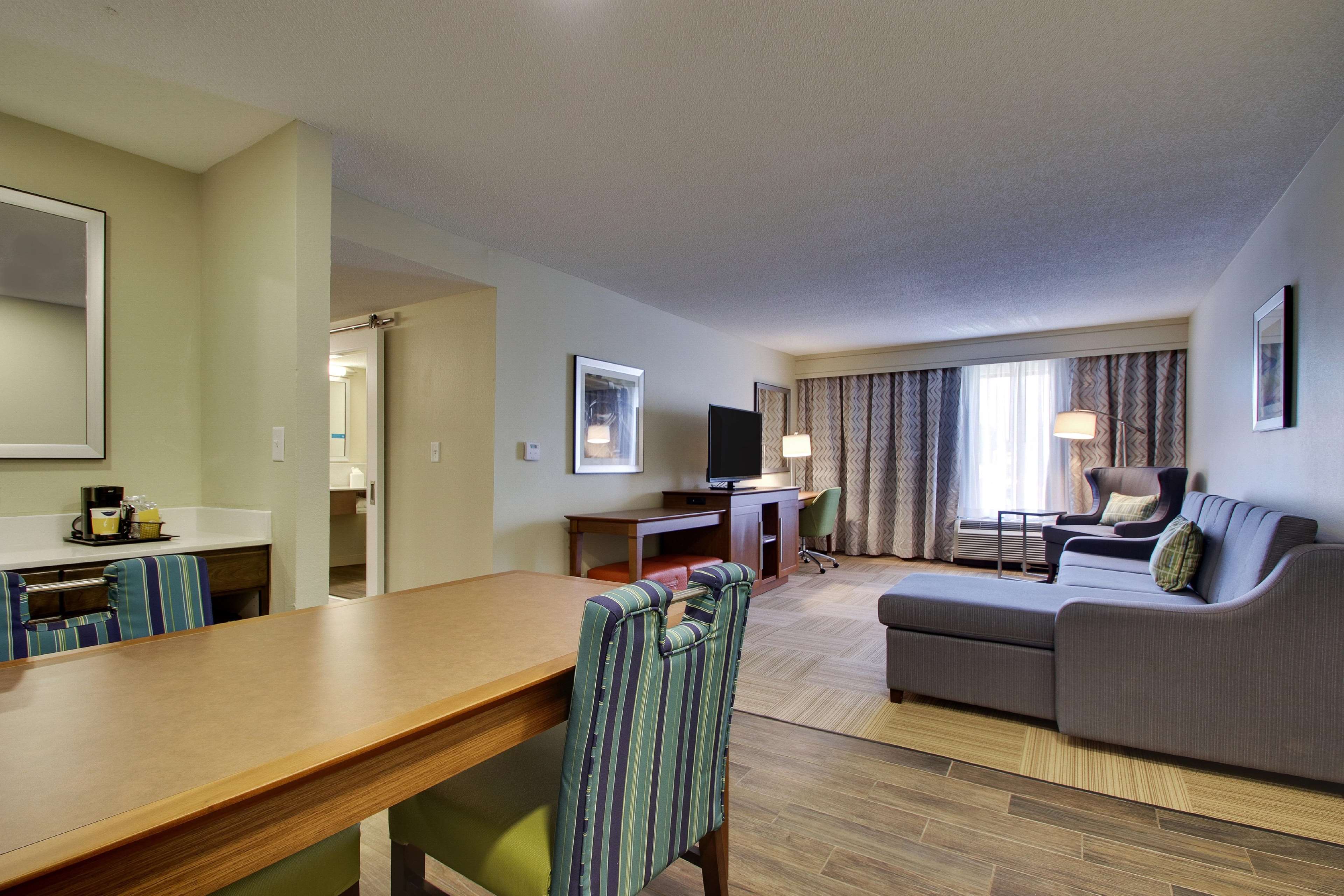 Hampton Inn Warner Robins Photo