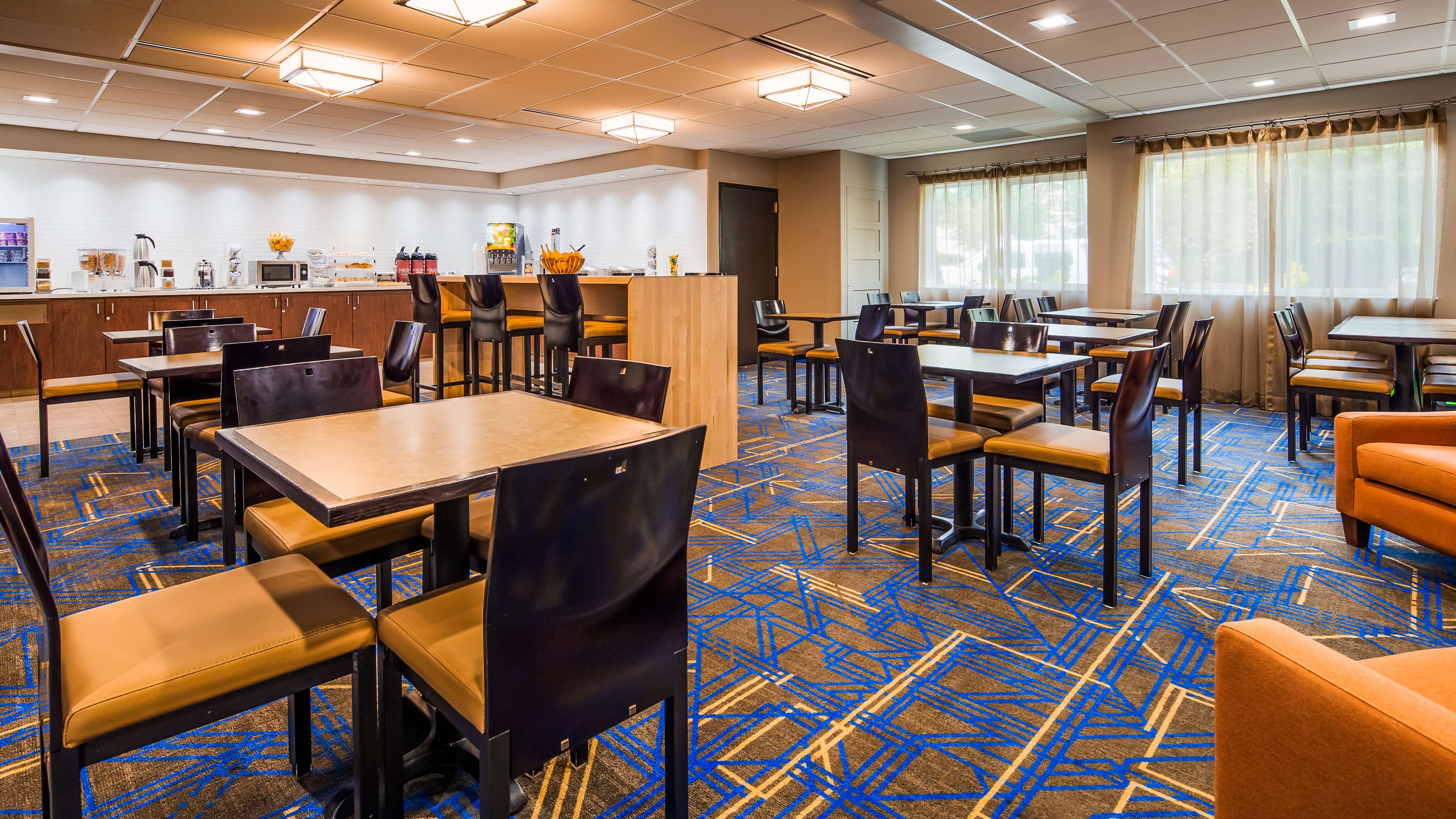 Best Western Plus Portland Airport Hotel & Suites Photo