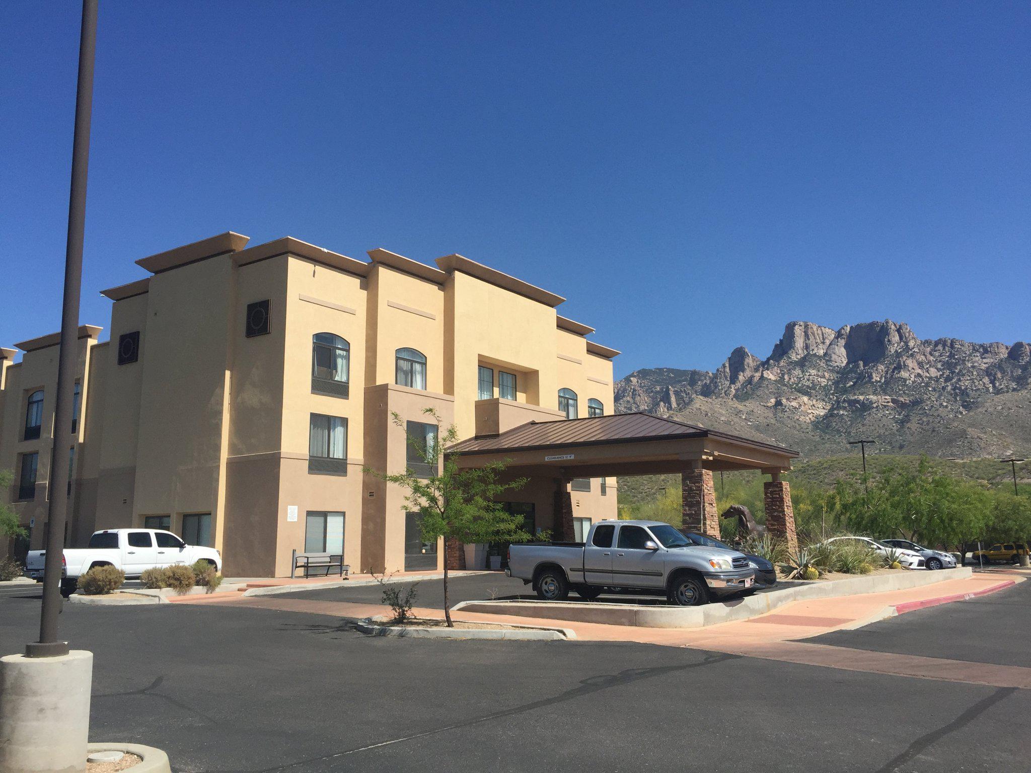 Holiday Inn Express & Suites Oro Valley-Tucson North Photo