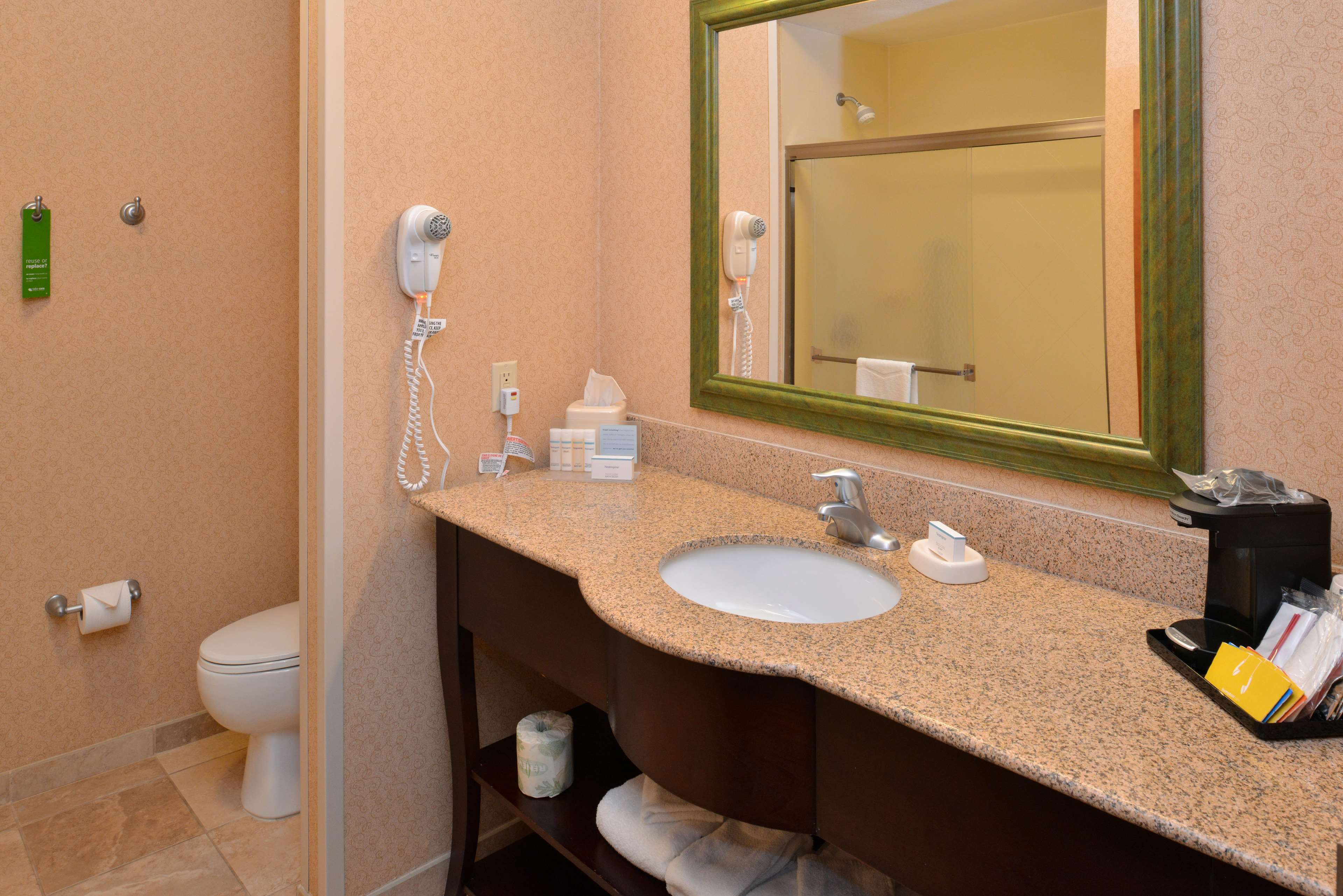 Hampton Inn & Suites St. Louis-Edwardsville Photo