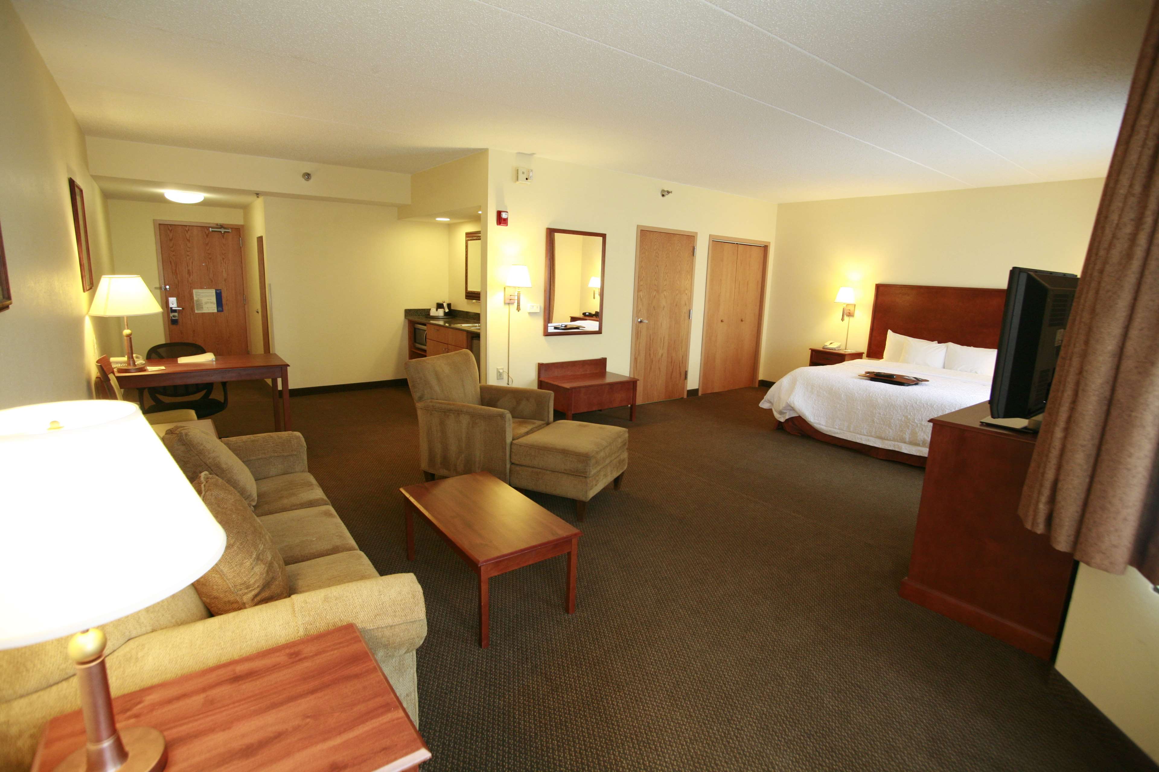 Hampton Inn & Suites Bemidji Photo