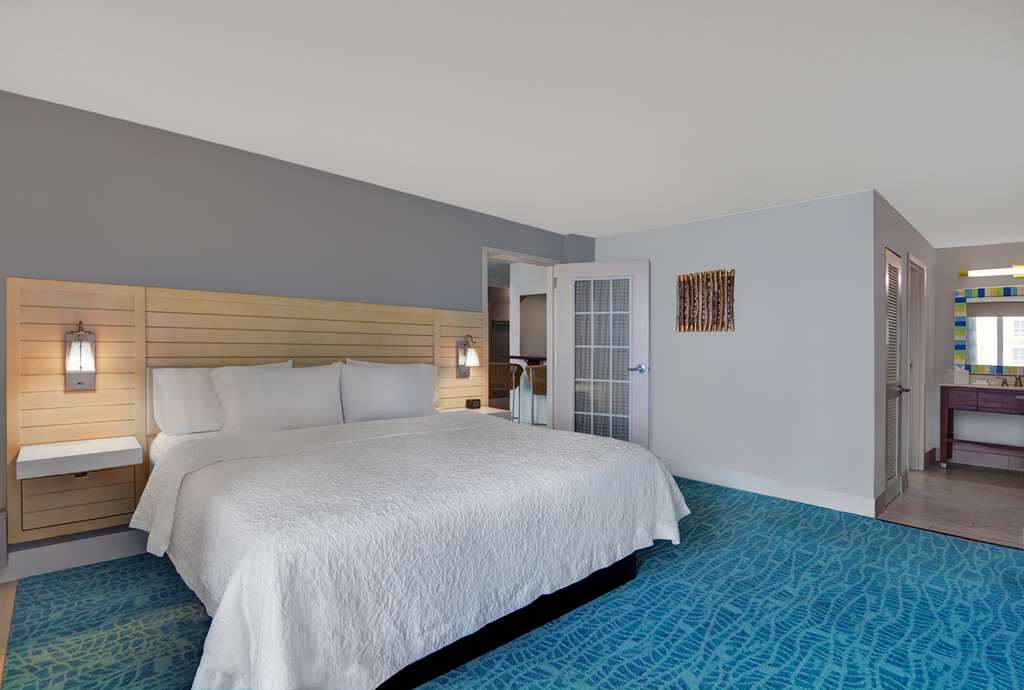 Hampton Inn Jacksonville Beach/Oceanfront Image