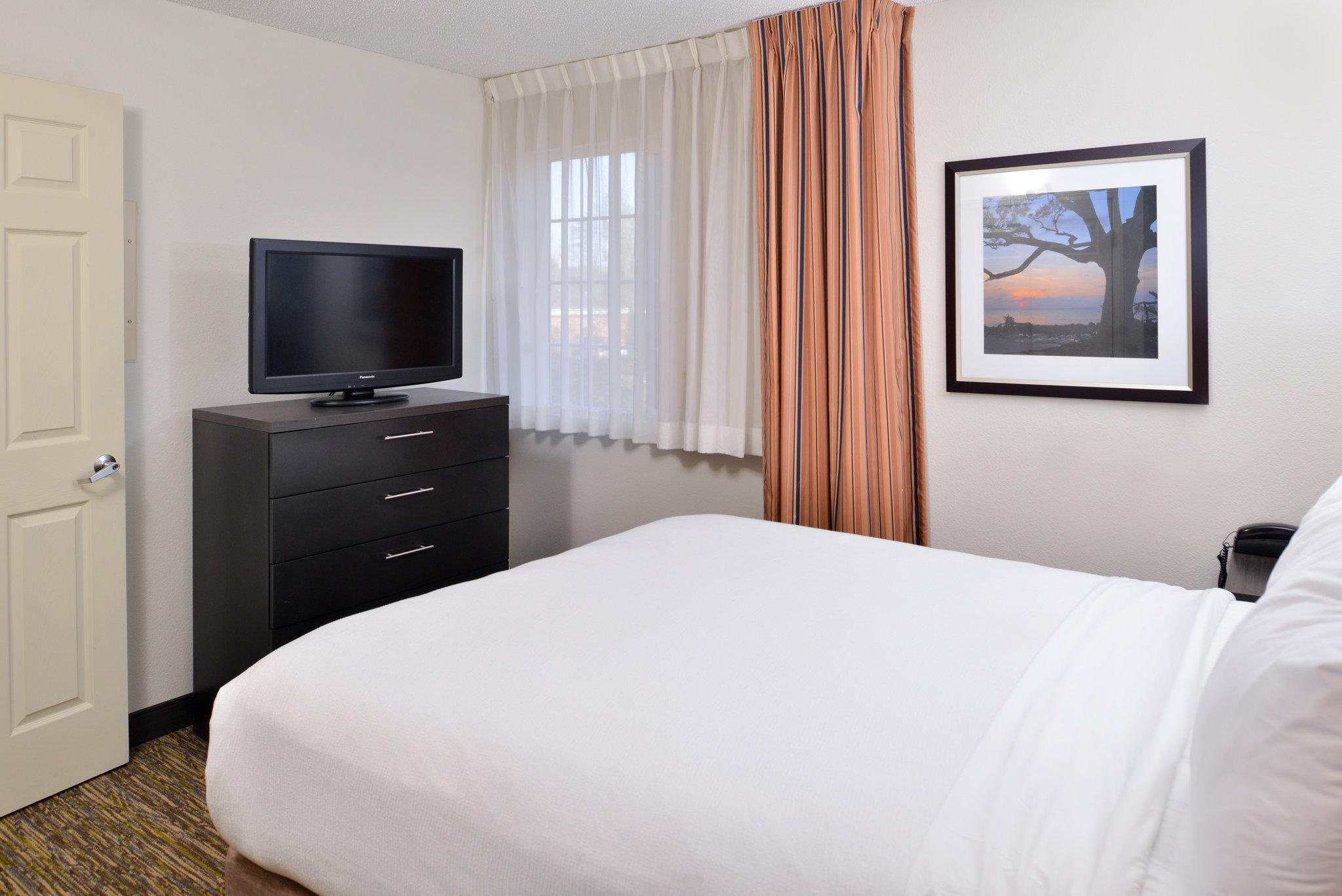 Candlewood Suites Charlotte-University Photo