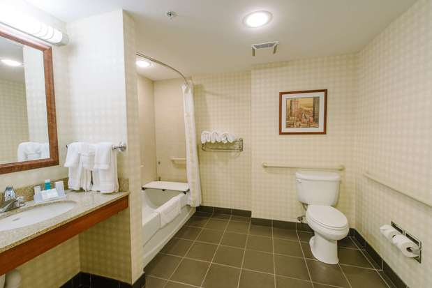 Images Hilton Garden Inn Manchester Downtown