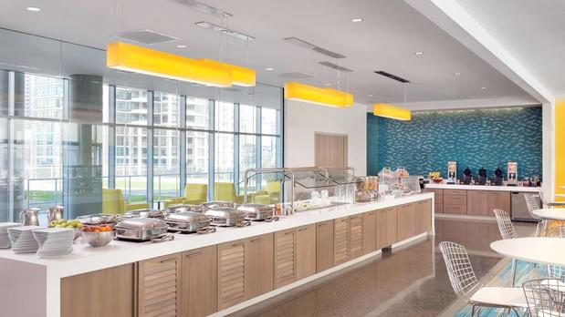 Images SpringHill Suites by Marriott San Diego Downtown/Bayfront