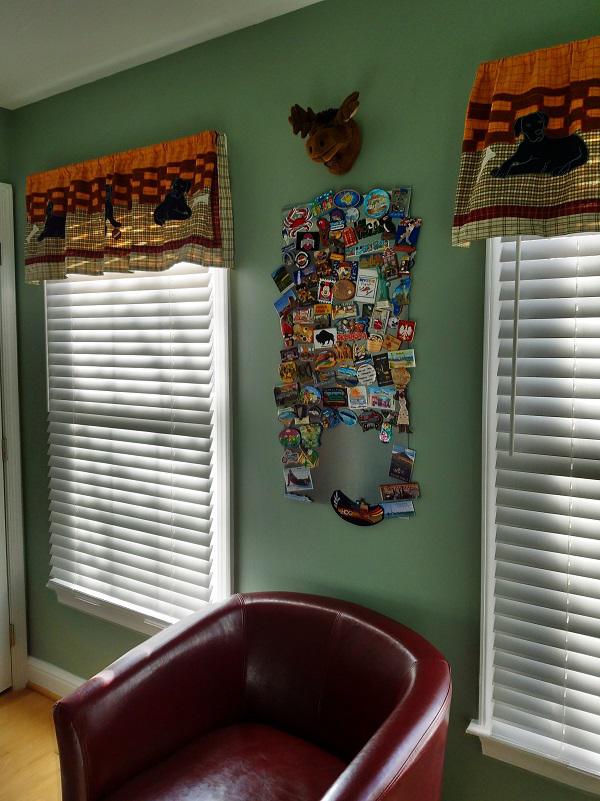 Wood Blinds are a stylish and functional accent to any room! Their adaptability allows them to blend in with most designs, delivering a modern, lively style and a timeless classic appeal. You can even accessorize these Blinds to add a bling of color, like in this Alexandria room.