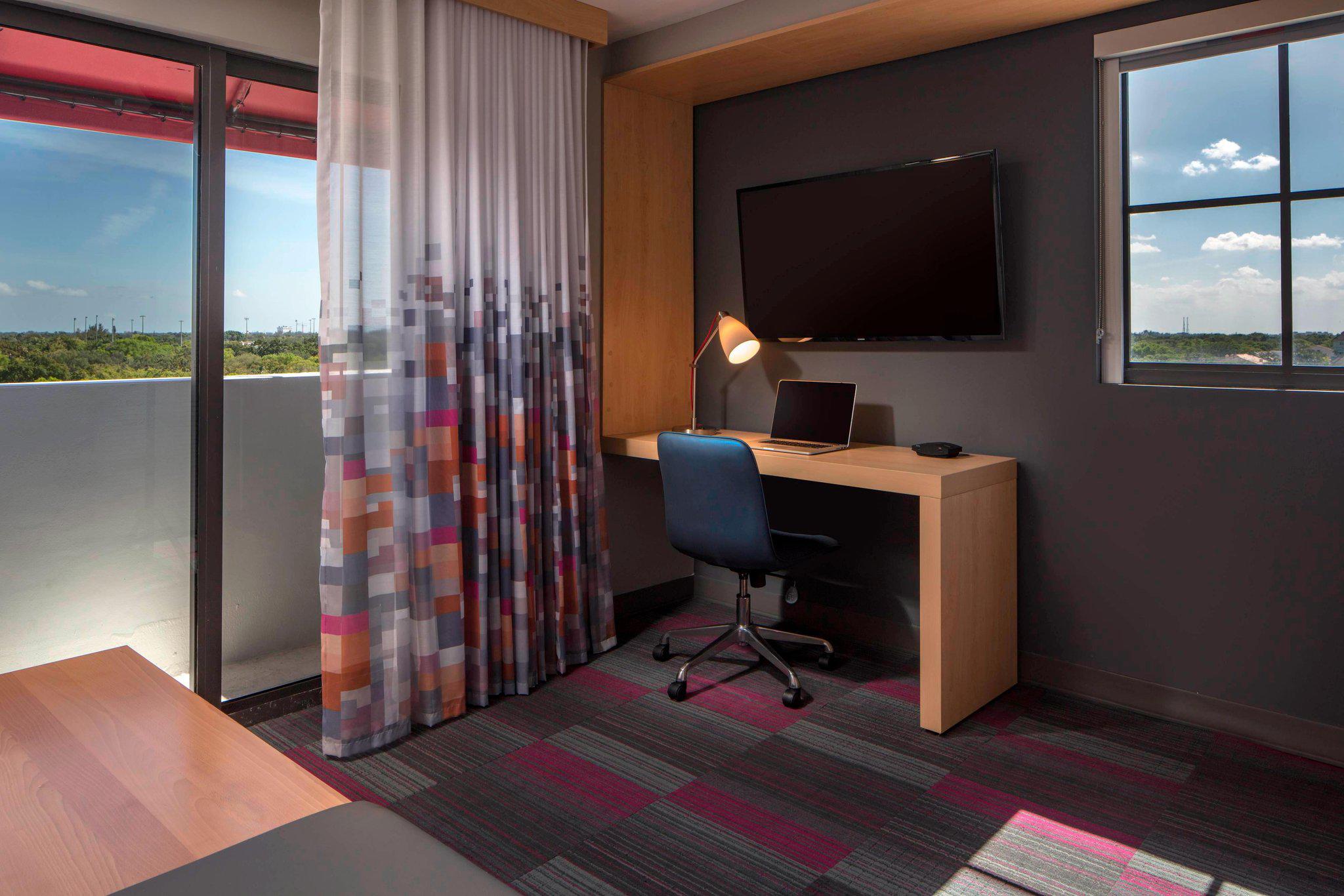 Aloft Coral Gables Photo