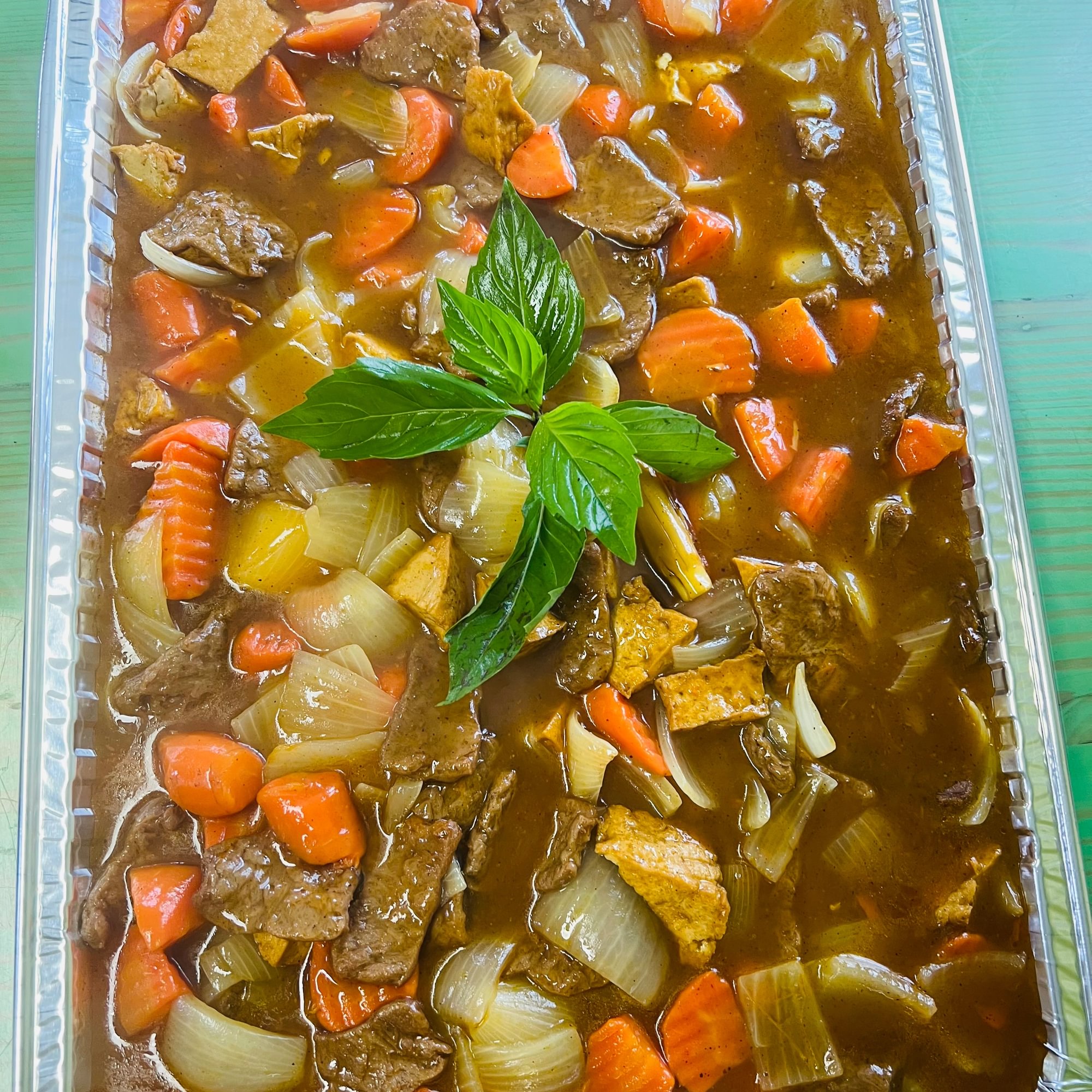 T16. Beef Stew S/L (tray Bò Kho)