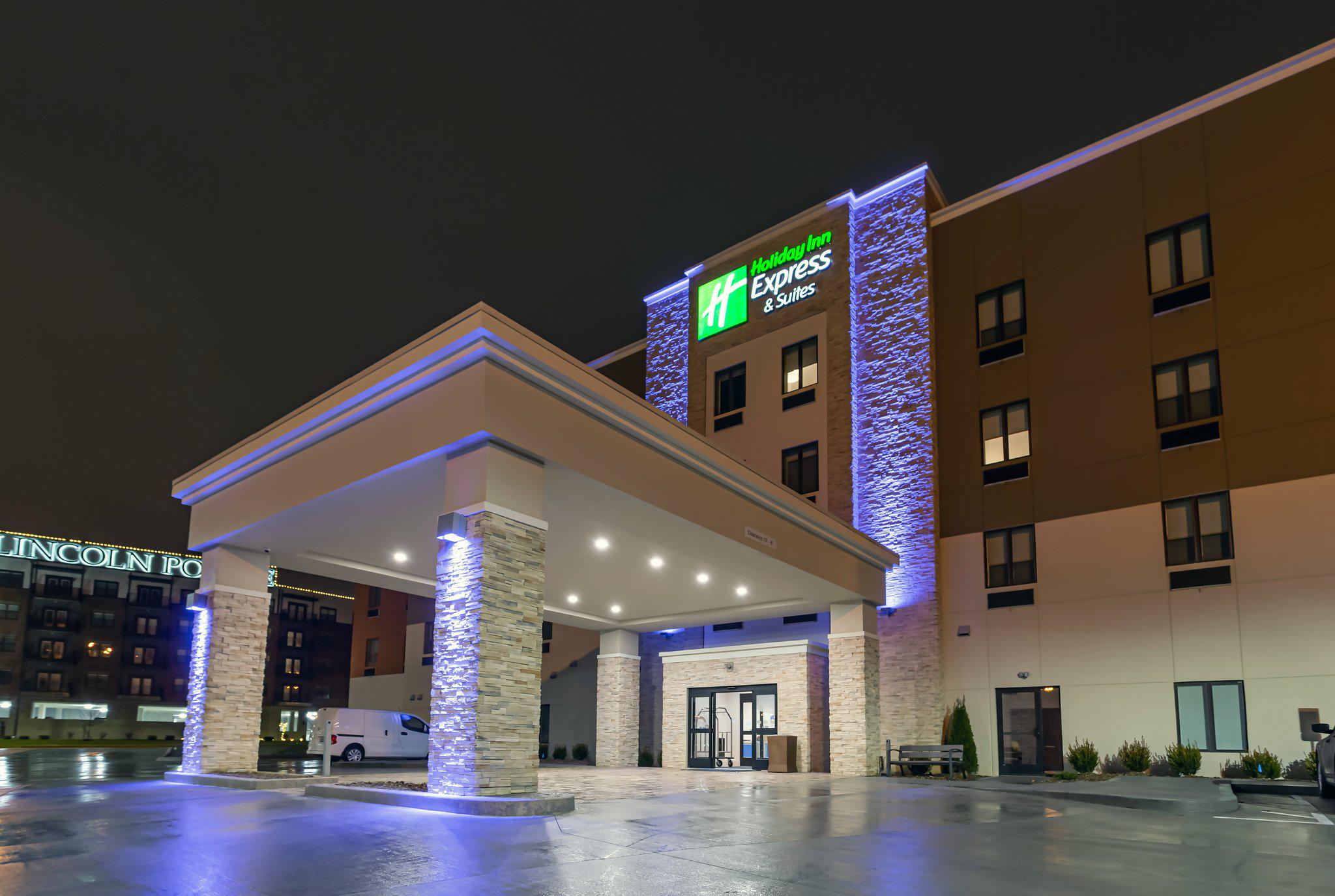 Holiday Inn Express & Suites Columbus - Worthington Photo