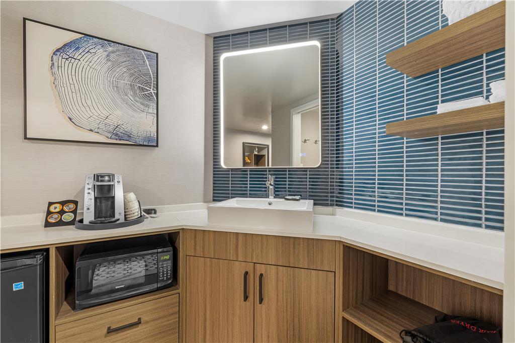 Best Western Potsdam University Park Inn Image