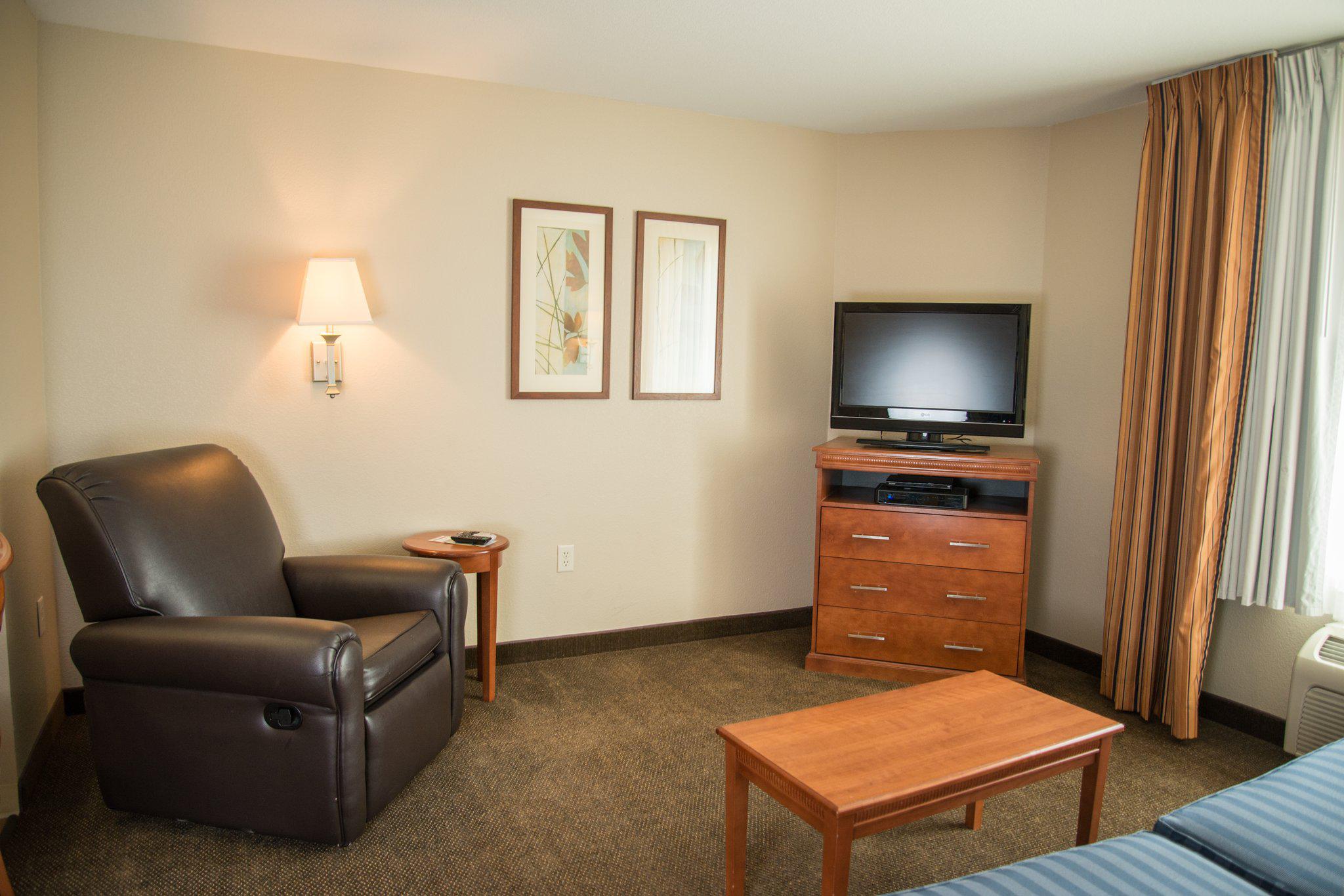 Candlewood Suites Loveland Photo