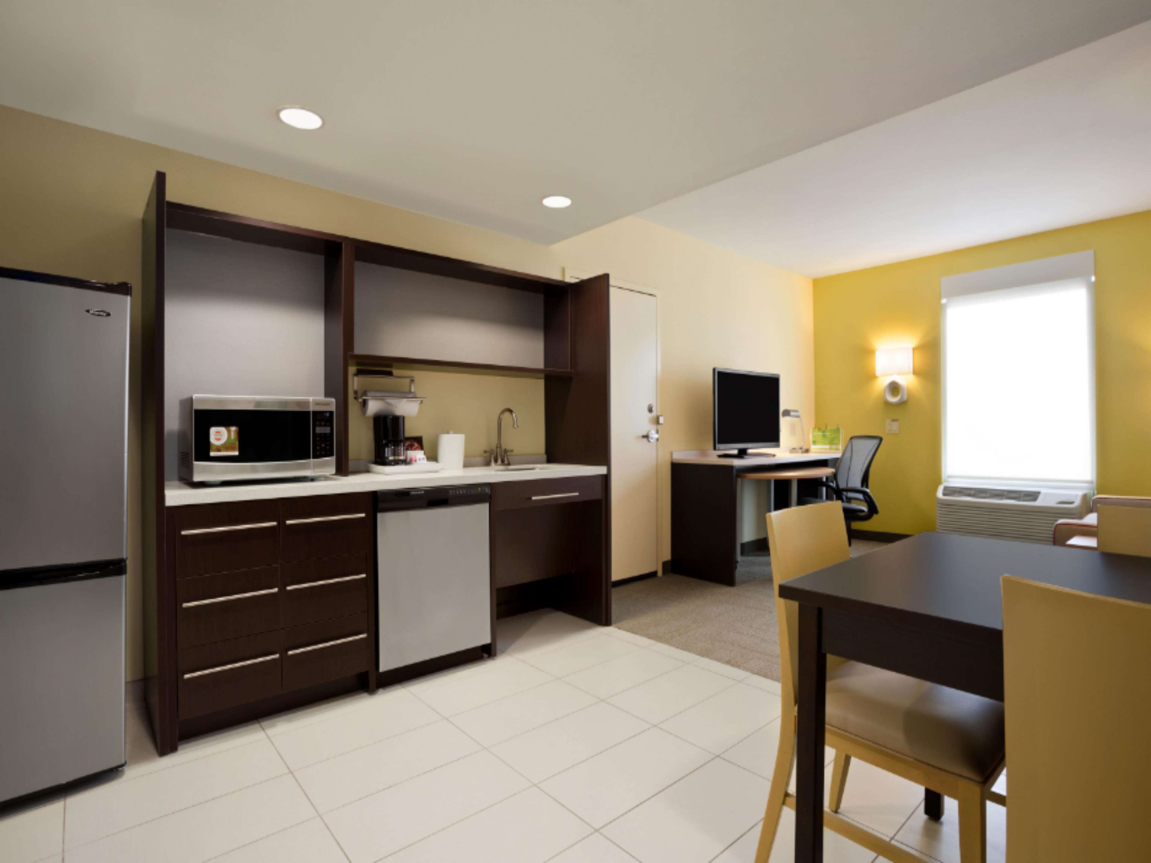 Home2 Suites by Hilton Greensboro Airport, NC Photo