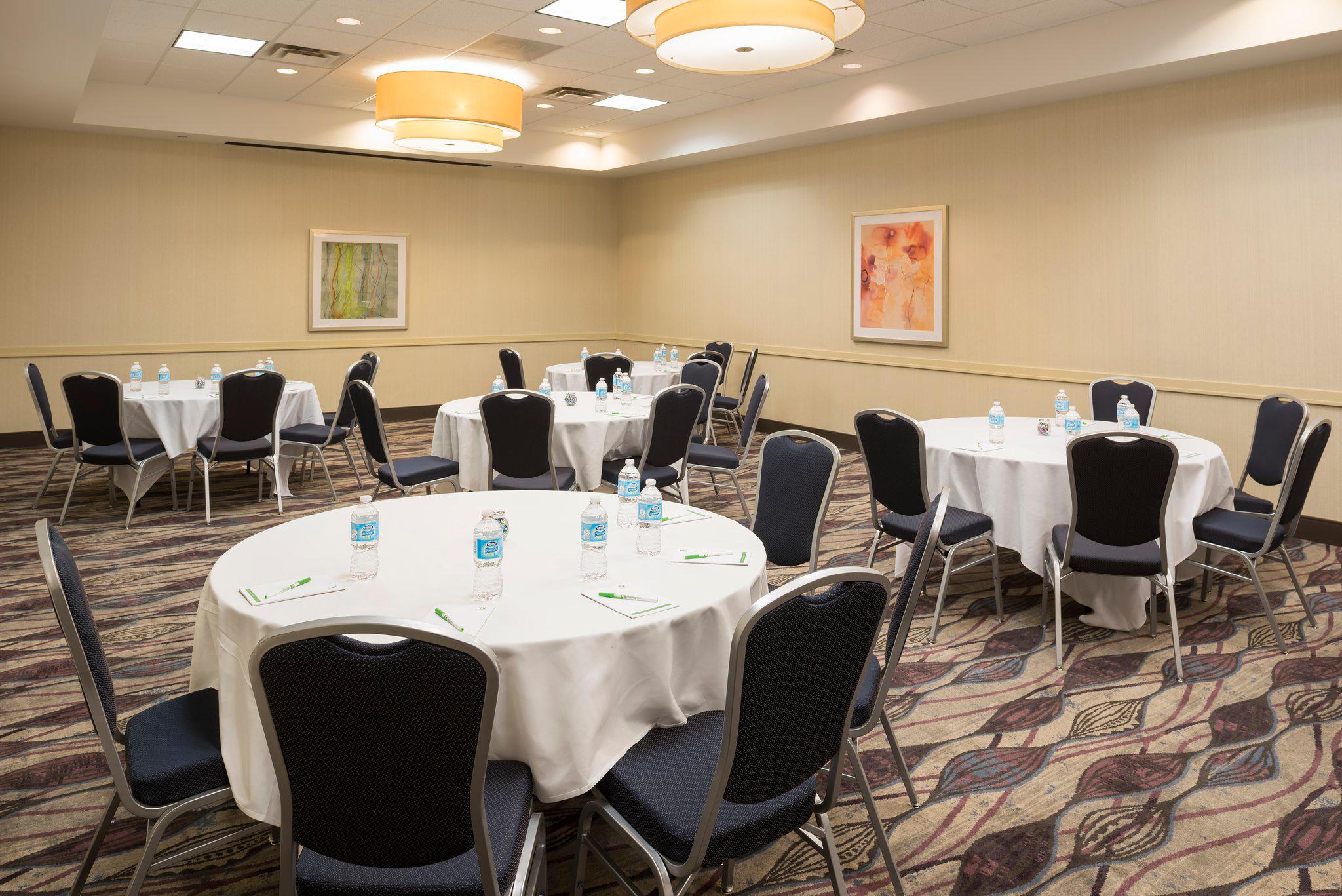 Holiday Inn Chicago-Elk Grove Photo