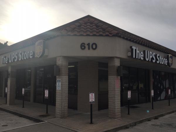 Exterior storefront image of The UPS Store #653 in Springfield, MO