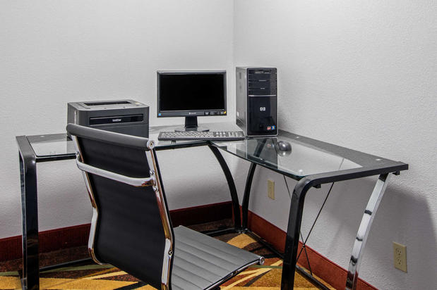 Images Quality Inn & Suites