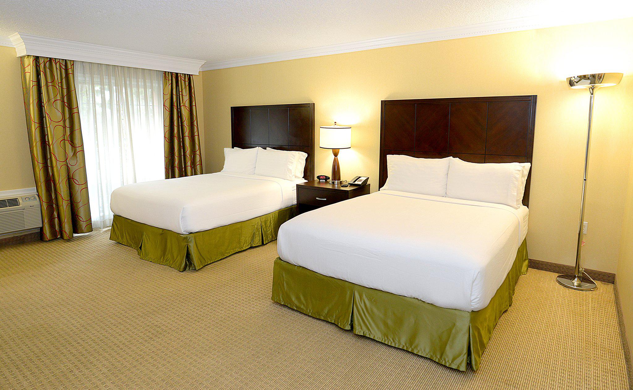 Holiday Inn & Suites San Mateo-San Francisco SFO Photo