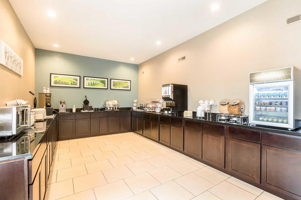 Images Sleep Inn & Suites Ankeny - Des Moines