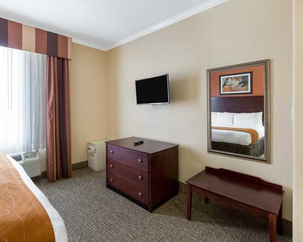 Images Comfort Suites