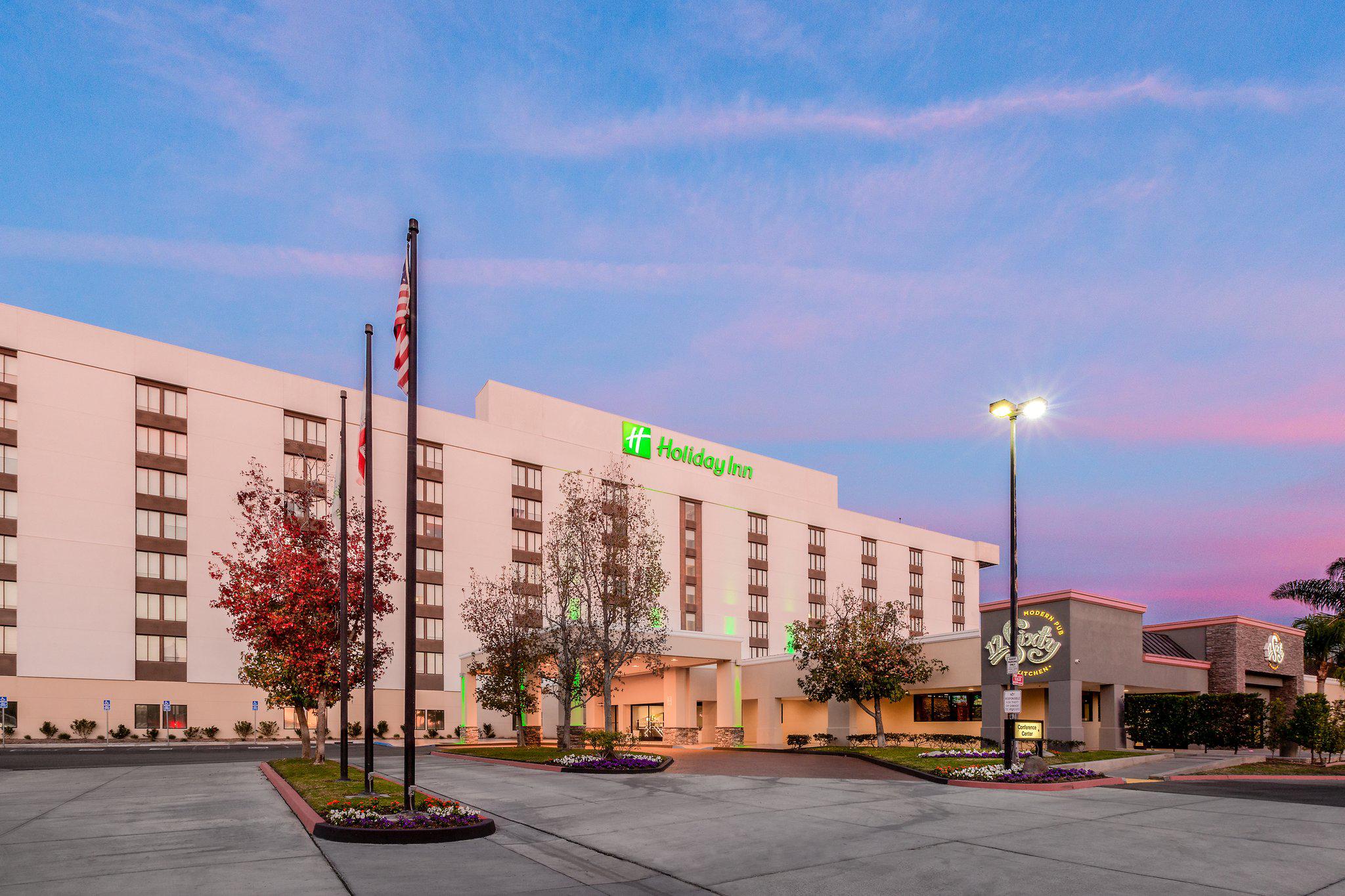 Holiday Inn la Mirada Photo