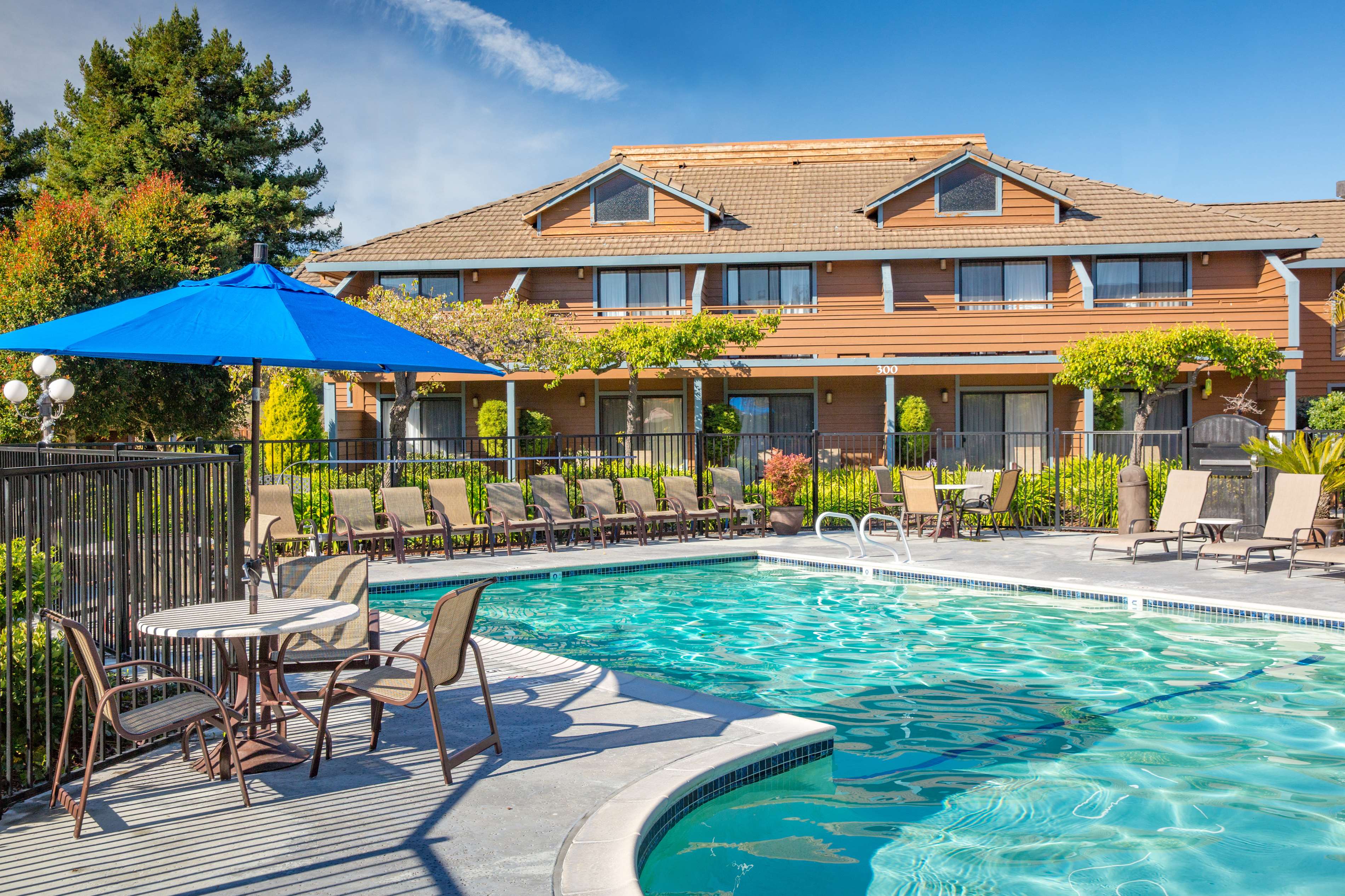 Best Western Seacliff Inn Photo