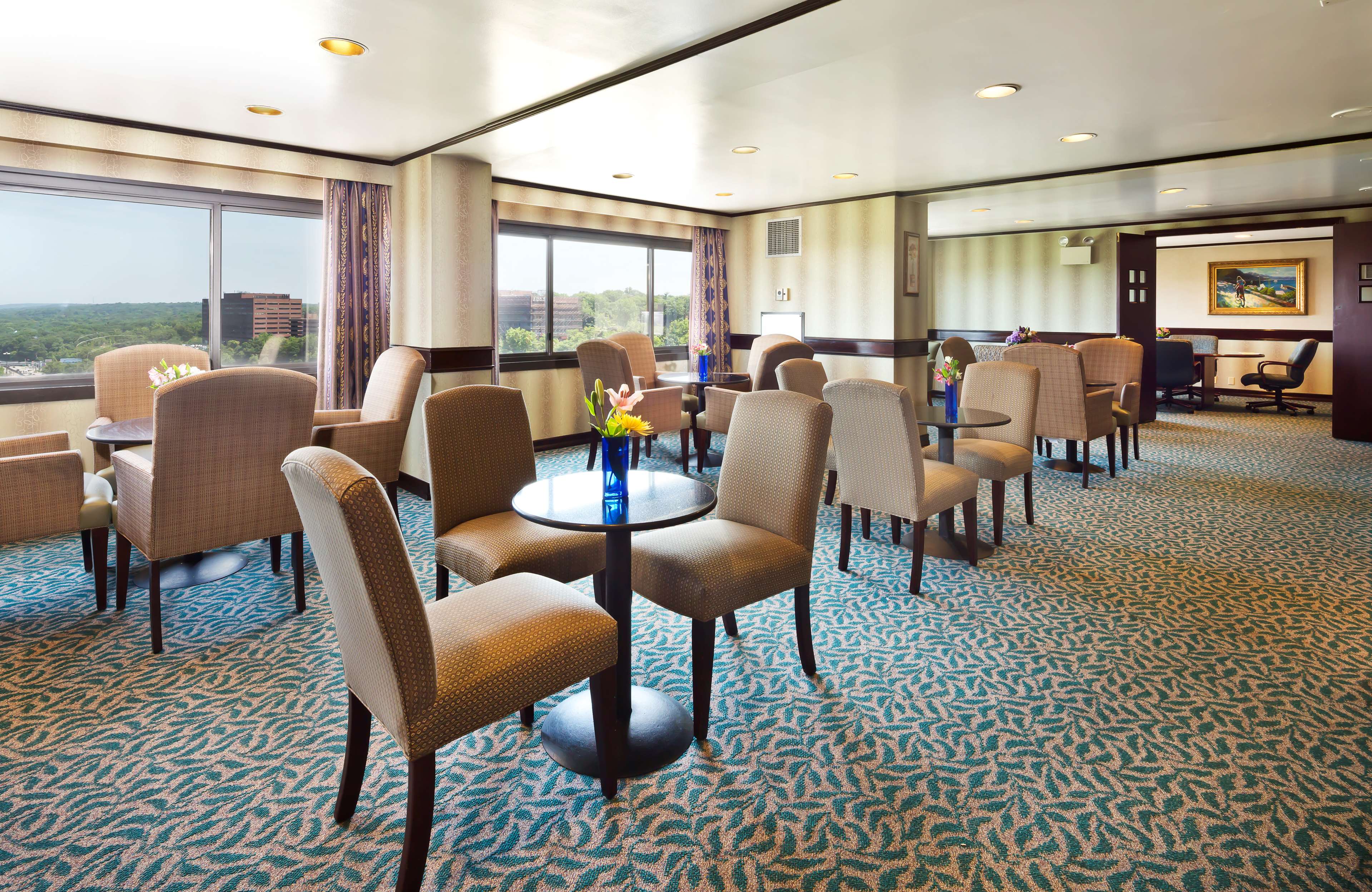 DoubleTree by Hilton Hotel Fort Lee Washington Bridge Fort