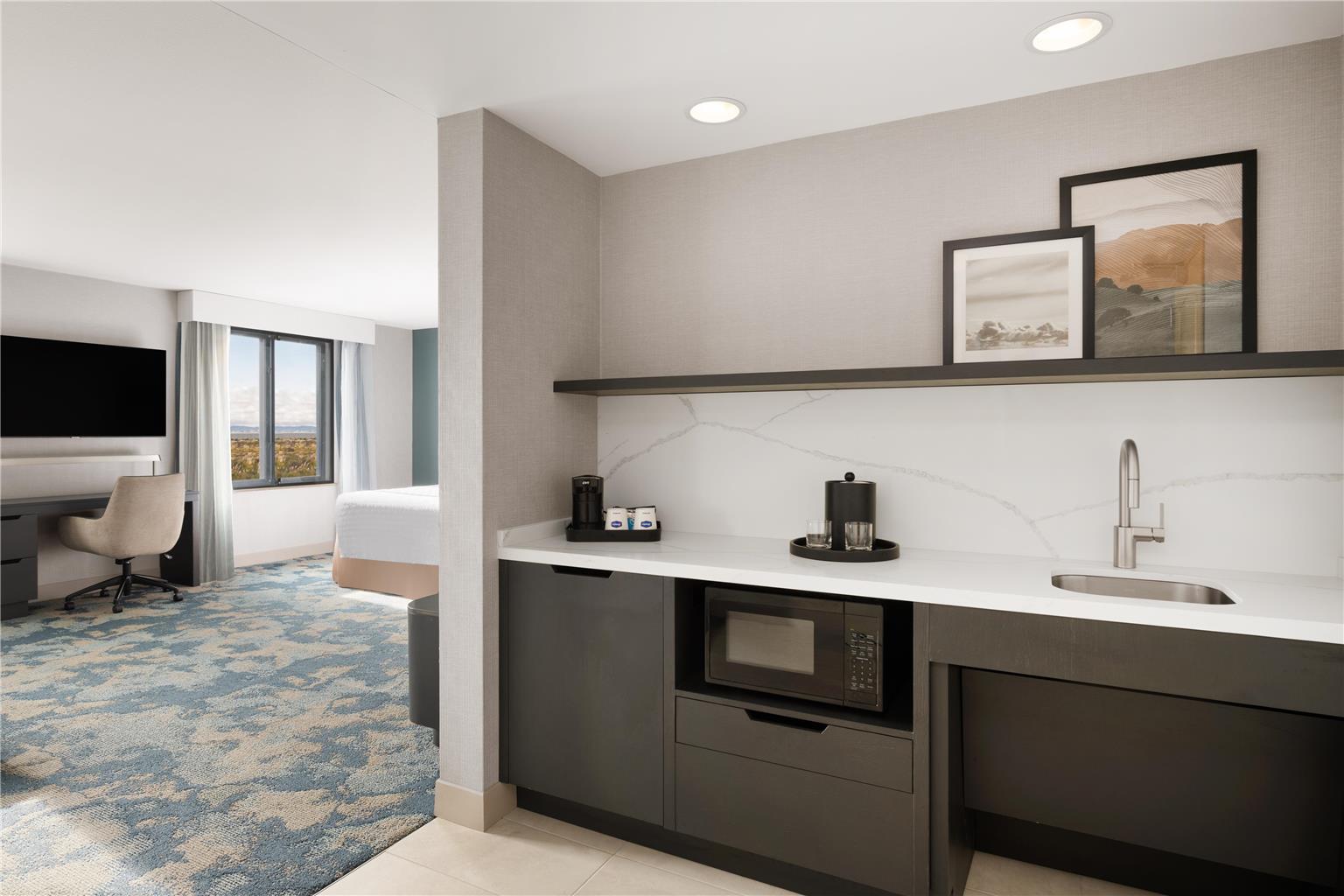 Hampton Inn & Suites Oakland Airport-Alameda Image