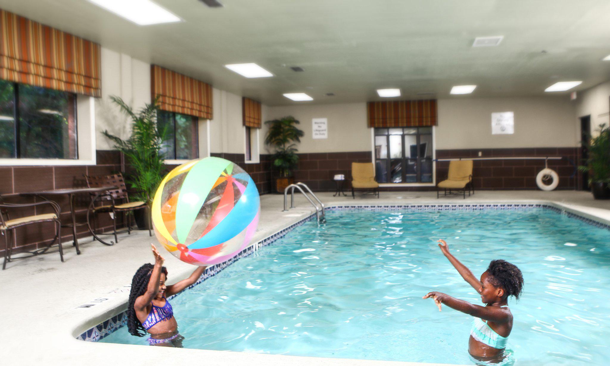 Holiday Inn Express & Suites Atlanta-Emory University Area Photo