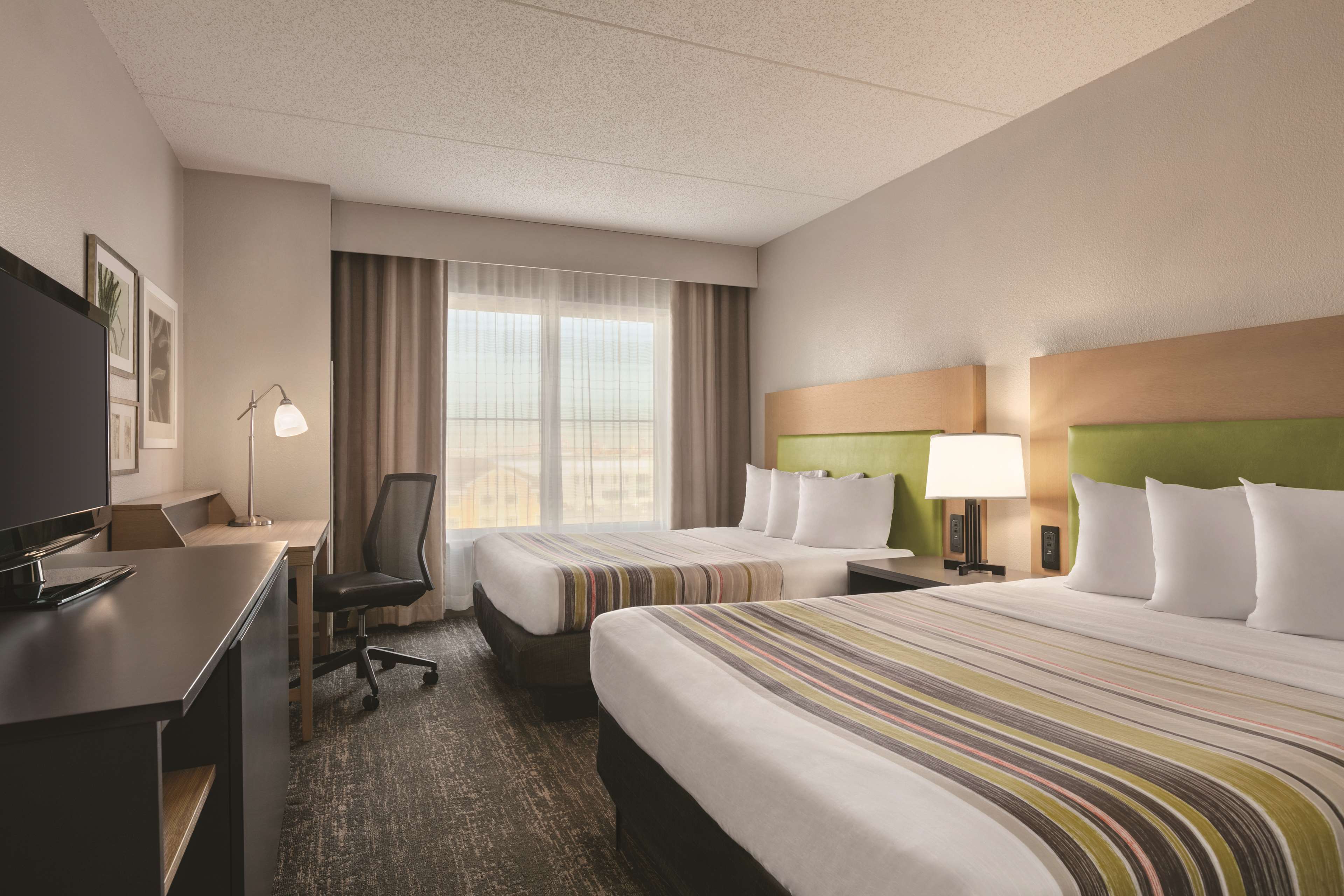 Country Inn & Suites by Radisson, Newark Airport, NJ Photo