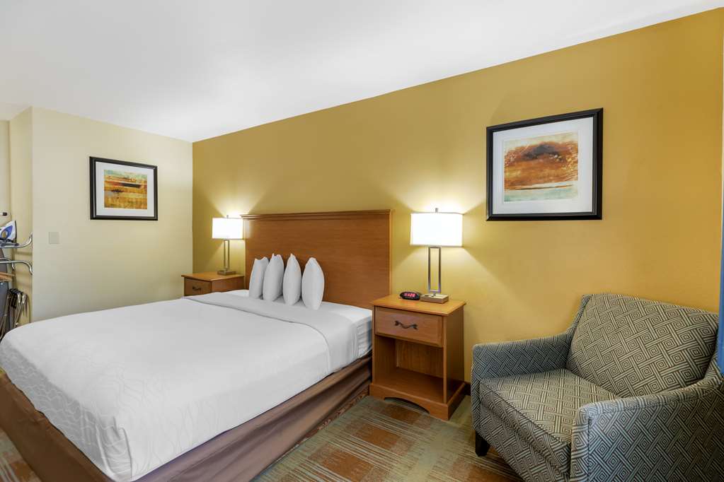 Best Western Kiva Inn Image