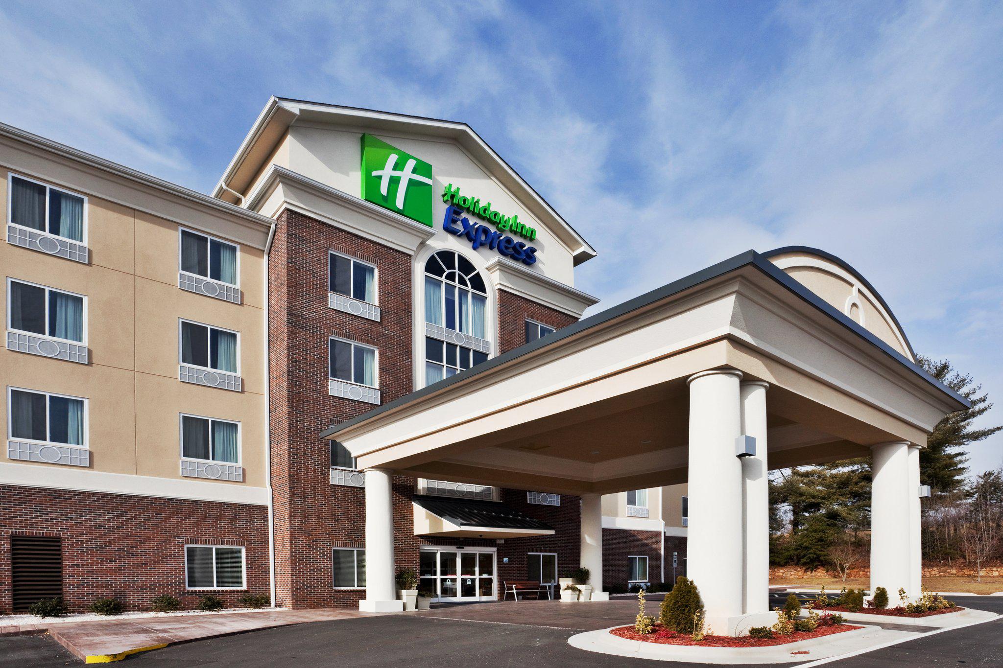 Holiday Inn Express & Suites Statesville Photo