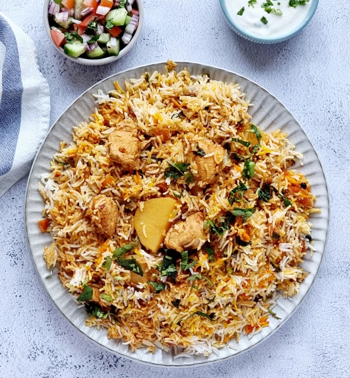 Dakshin Special Chicken Biryani (Boneless)
