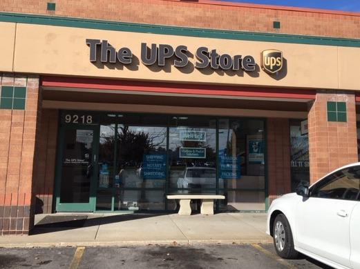 Exterior storefront image of The UPS Store #4279 in Overland Park, KS