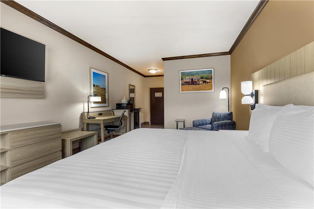 Best Western Red River Inn & Suites Image